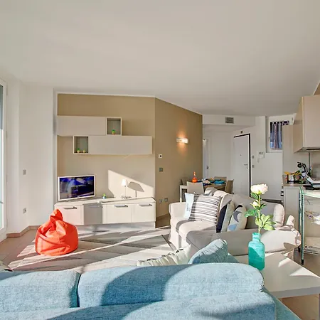 Sogno Sul Lago Lake Front - Happy Rentals